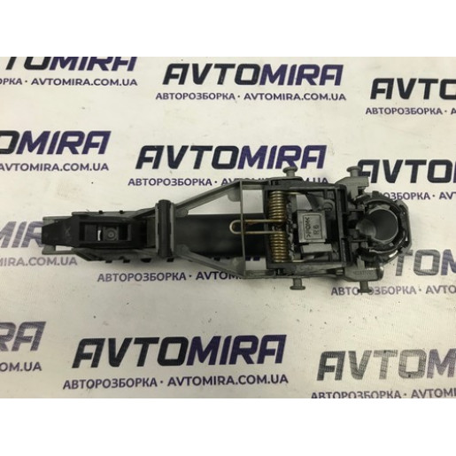 Ручка двері зовнішня задня права Skoda Fabia 2007-2010 1Z0839886A